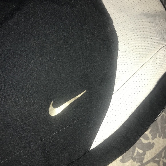 Nike running shorts - Picture 3 of 3